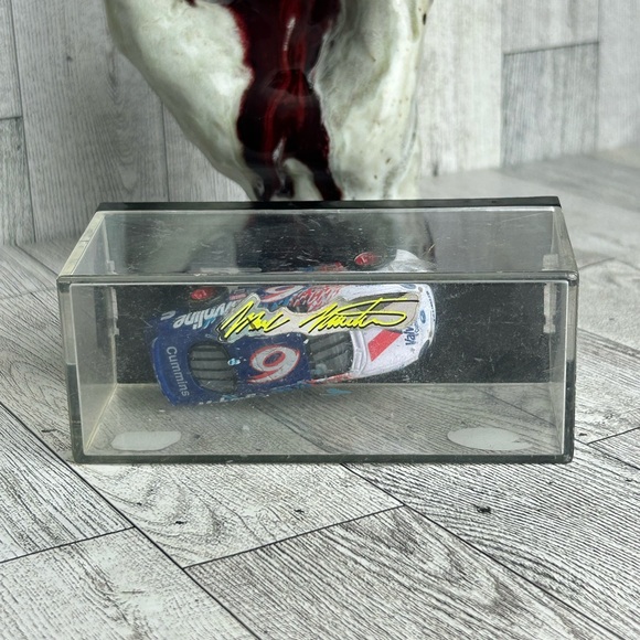 Racing Champions Mark Martin #6 NASCAR Valvoline 1:24 Die Cast New - Picture 7 of 9